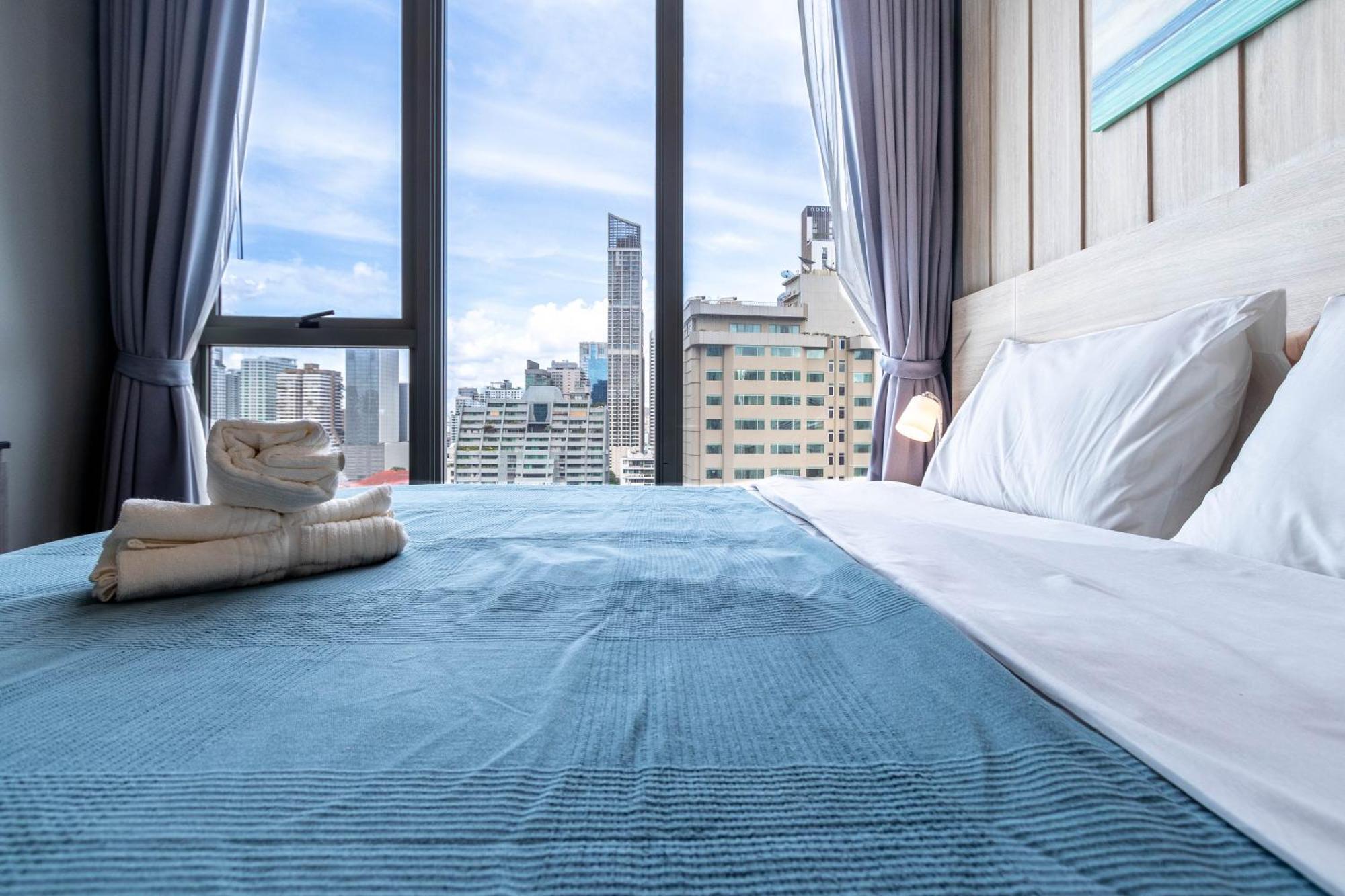Hyde Sukhumvit 11 Branded Suites Bangkok Esterno foto