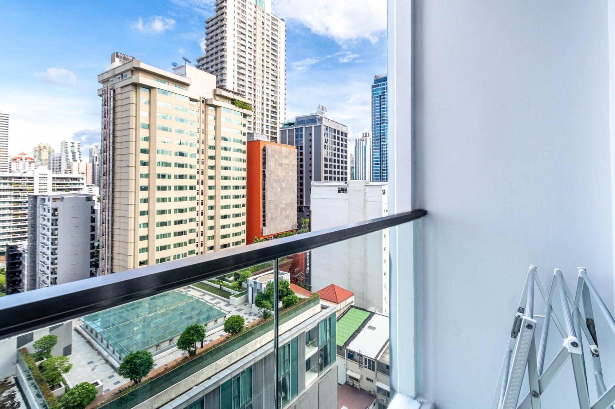 Hyde Sukhumvit 11 Branded Suites Bangkok Esterno foto