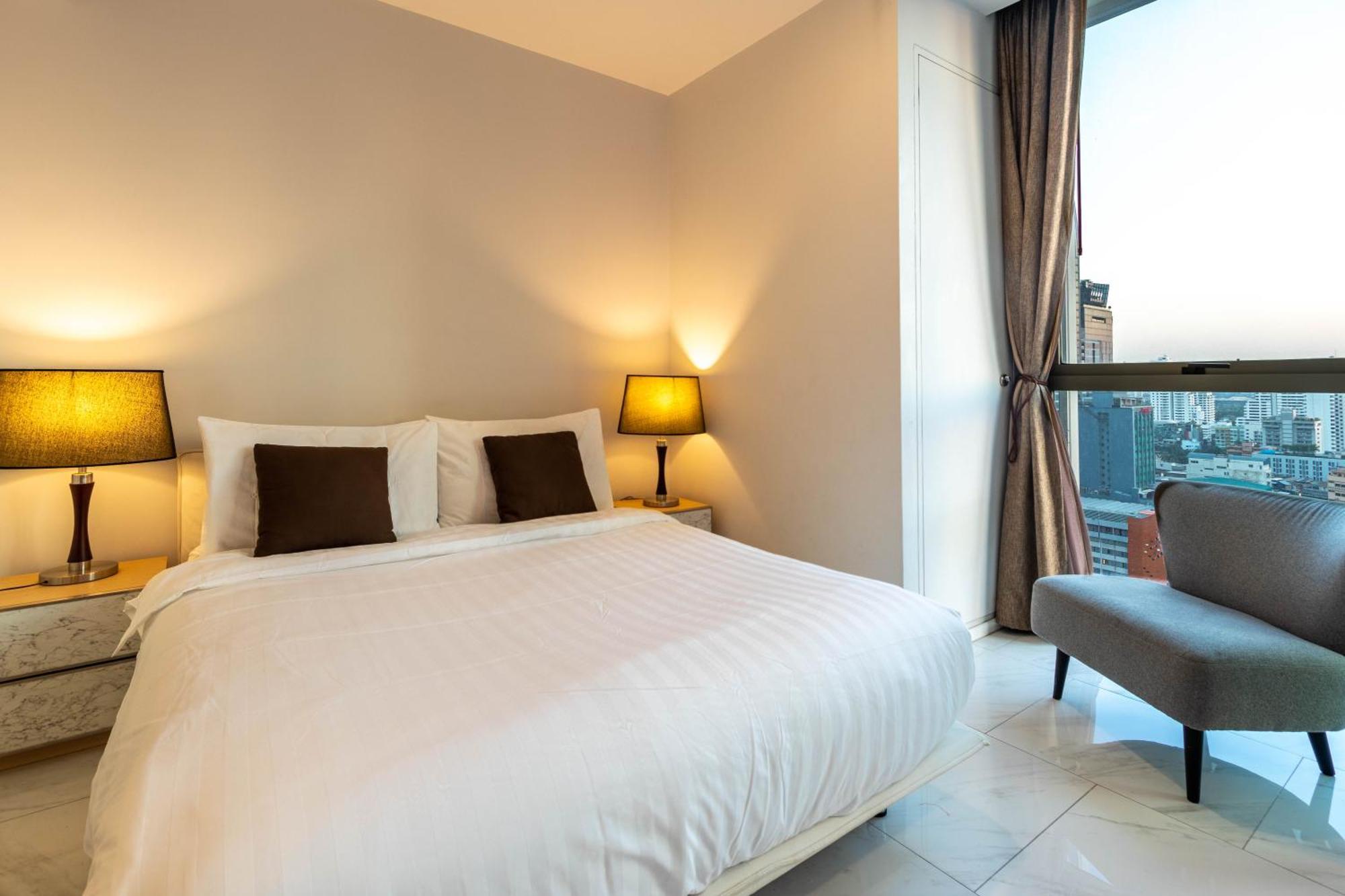 Hyde Sukhumvit 11 Branded Suites Bangkok Esterno foto