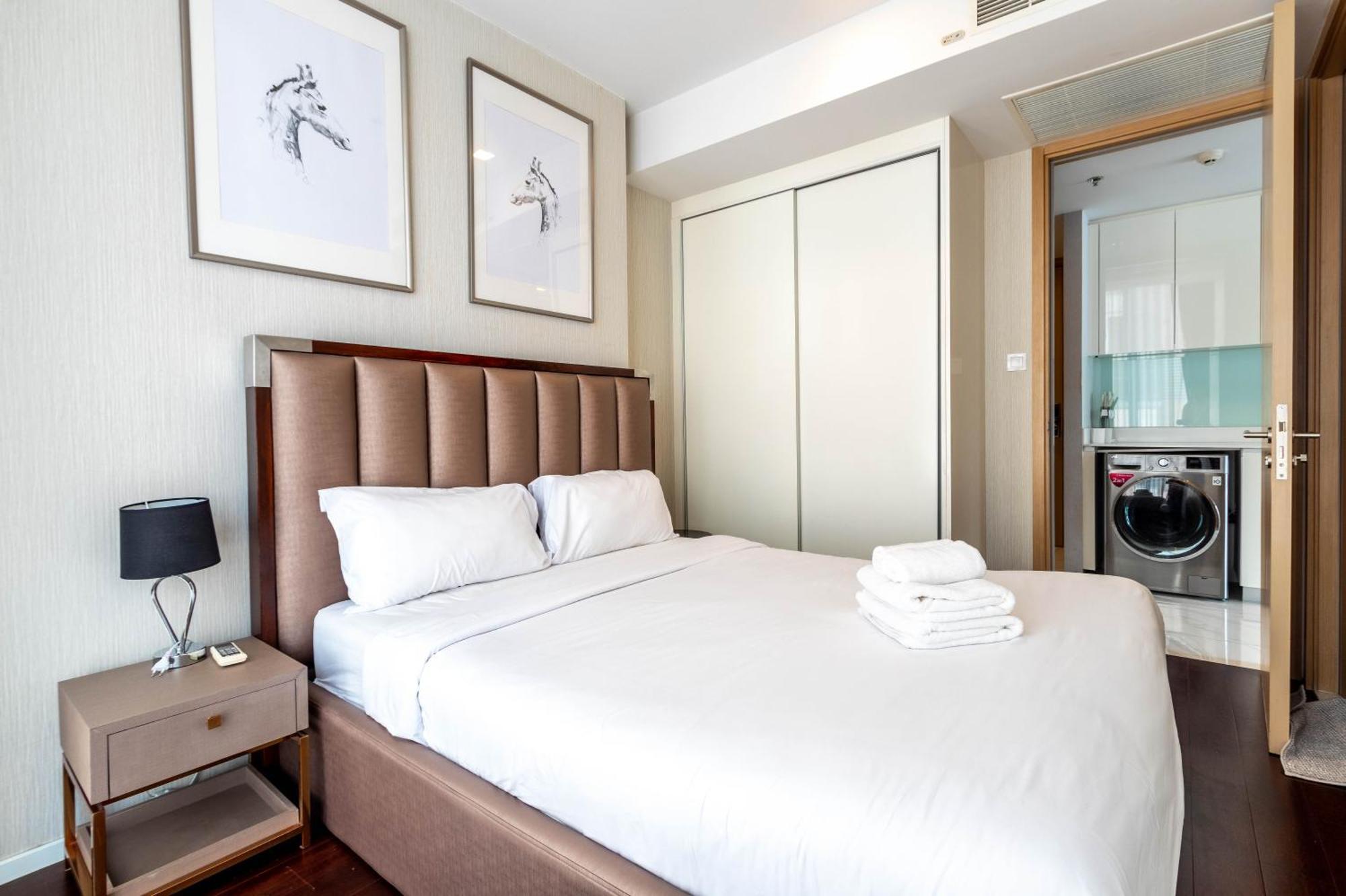 Hyde Sukhumvit 11 Branded Suites Bangkok Esterno foto