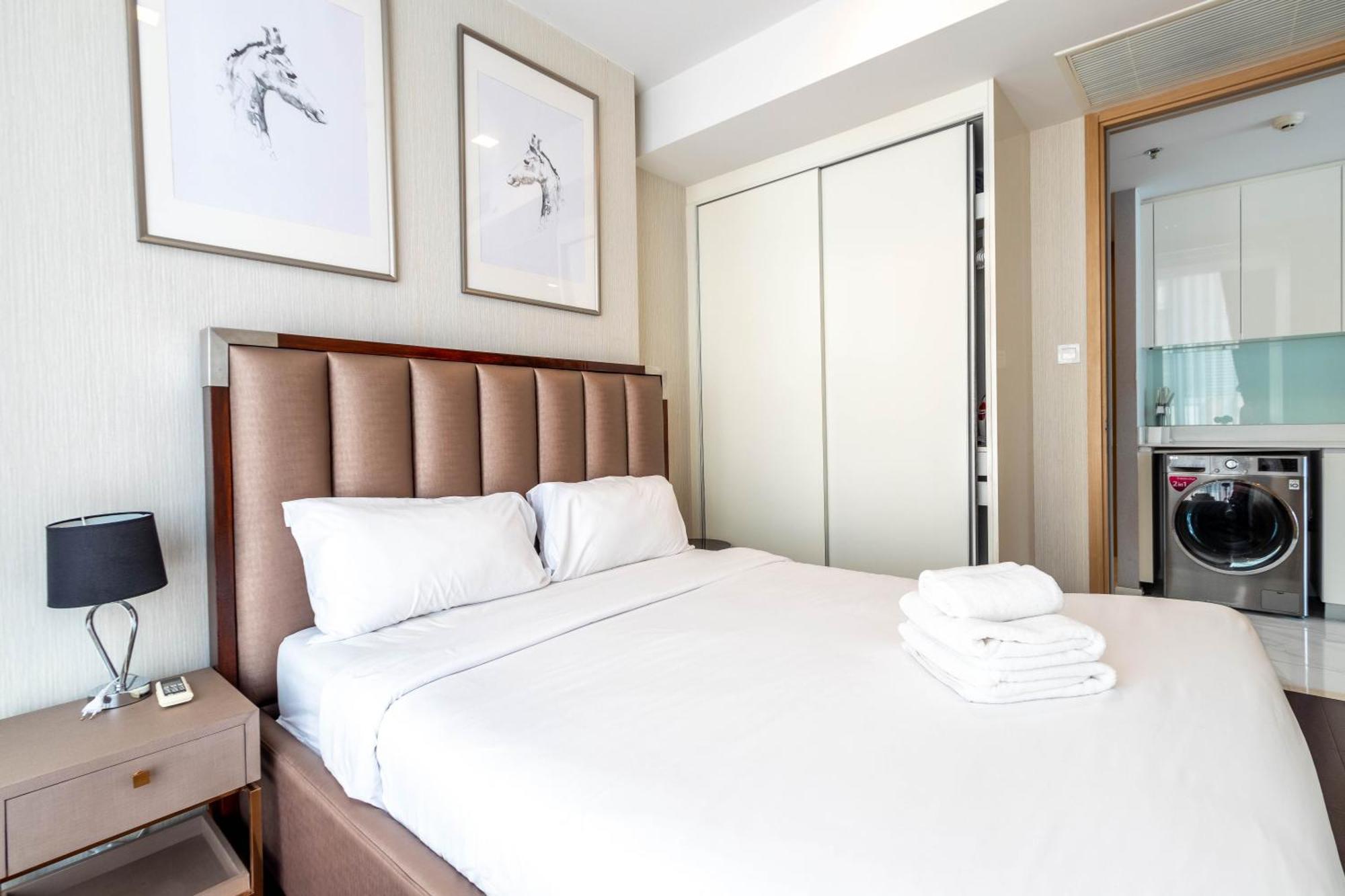 Hyde Sukhumvit 11 Branded Suites Bangkok Esterno foto